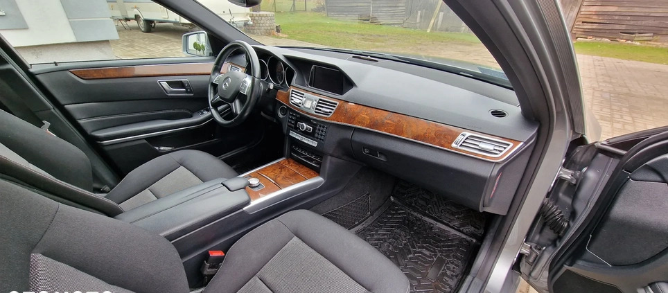 Mercedes-Benz Klasa E cena 82000 przebieg: 212000, rok produkcji 2015 z Skarszewy małe 37